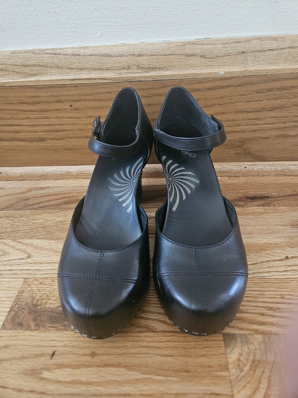 Dansko Sz 40/9 Black Leather Mary Jane Platform Clogs